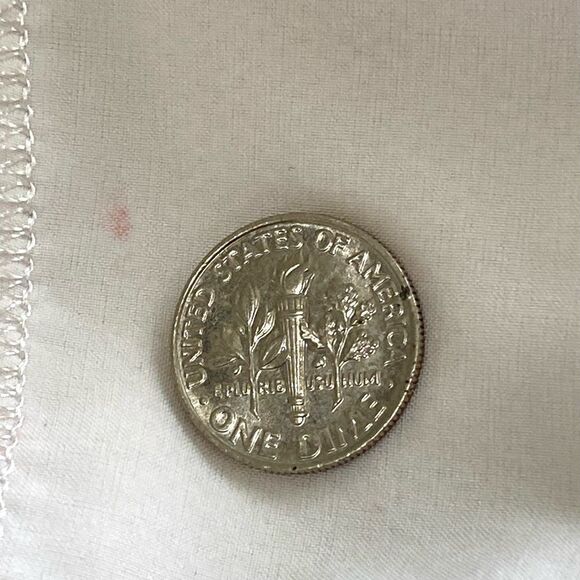 LULULEMON LIGHTENED UP SHORT SLEEVE STRIPE TEE CASHEW WHITE/WHITE - Picture 10 of 10